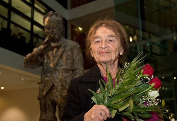 Preistraegerin Philosphin Agnes HELLER (HUN) Verleihung des Internationalen Willy-Brandt Preis 2015 von der Sozialdemokratischen Partei Deutschlands (SPD) im Willy-Brandt-Haus in Berlin, Deutschland am 19.10.2015.