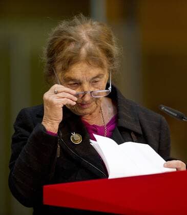 Preistraegerin Philosphin Agnes HELLER (HUN) waehrend ihrer Rede auf dem Podium. Verleihung des Internationalen Willy-Brandt Preis 2015 von der Sozialdemokratischen Partei Deutschlands (SPD) im Willy-Brandt-Haus in Berlin, Deutschland am 19.10.2015.