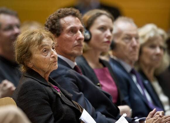 vl: Preistraegerin Philosphin Agnes HELLER (HUN), Prof. Julian NIDA-RUEMELIN (Vorsitzender der Jury des Internationalen Willy-Brandt-Preises), Sonderpreistraegerin Sarah HARRISON (britische Journalistin) Verleihung des Internationalen Willy-Brandt Preis 2015 von der Sozialdemokratischen Partei Deutschlands (SPD) im Willy-Brandt-Haus in Berlin, Deutschland am 19.10.2015.