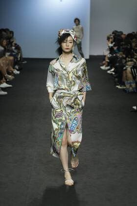 Oct. 21, 2015 - Seoul, South Korea - October 21, 2015 - South Korea, Seoul : Model catwalk on the runway during the Seoul Fashion Week 2016 S S S=YZ show at DDP in Seoul, South Korea. Seoul Fashion Week every march, october held on annual fashion show in South Korea. Seoul South Korea  - ZUMAn230
