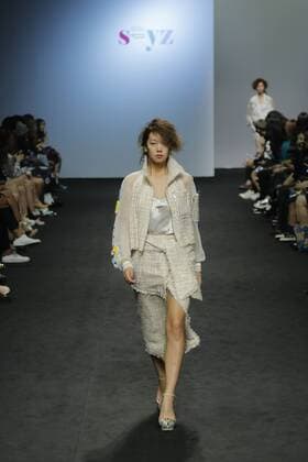 Oct. 21, 2015 - Seoul, South Korea - October 21, 2015 - South Korea, Seoul : Model catwalk on the runway during the Seoul Fashion Week 2016 S S S=YZ show at DDP in Seoul, South Korea. Seoul Fashion Week every march, october held on annual fashion show in South Korea. Seoul South Korea  - ZUMAn230