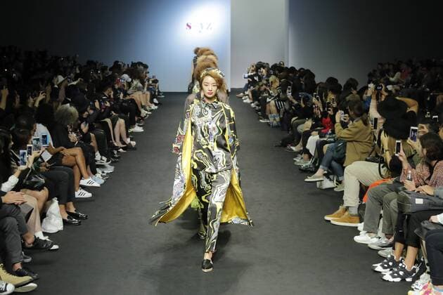 Oct. 21, 2015 - Seoul, South Korea - October 21, 2015 - South Korea, Seoul : Model catwalk on the runway during the Seoul Fashion Week 2016 S S S=YZ show at DDP in Seoul, South Korea. Seoul Fashion Week every march, october held on annual fashion show in South Korea. Seoul South Korea  - ZUMAn230
