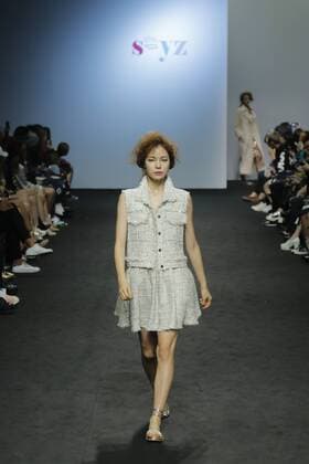 Oct. 21, 2015 - Seoul, South Korea - October 21, 2015 - South Korea, Seoul : Model catwalk on the runway during the Seoul Fashion Week 2016 S S S=YZ show at DDP in Seoul, South Korea. Seoul Fashion Week every march, october held on annual fashion show in South Korea. Seoul South Korea  - ZUMAn230