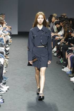 Oct. 21, 2015 - Seoul, South Korea - October 21, 2015 - South Korea, Seoul : Model catwalk on the runway during the Seoul Fashion Week 2016 KAAL E.SUKTAE show at DDP in Seoul, South Korea. Seoul Fashion Week every march, october held on annual fashion show in South Korea. Seoul South Korea  - ZUMAn230