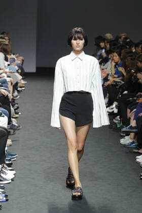 Oct. 21, 2015 - Seoul, South Korea - October 21, 2015 - South Korea, Seoul : Model catwalk on the runway during the Seoul Fashion Week 2016 KAAL E.SUKTAE show at DDP in Seoul, South Korea. Seoul Fashion Week every march, october held on annual fashion show in South Korea. Seoul South Korea  - ZUMAn230