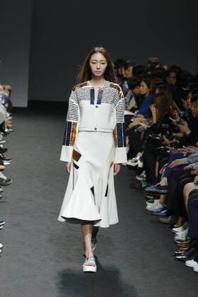 Oct. 21, 2015 - Seoul, South Korea - October 21, 2015 - South Korea, Seoul : Model catwalk on the runway during the Seoul Fashion Week 2016 KAAL E.SUKTAE show at DDP in Seoul, South Korea. Seoul Fashion Week every march, october held on annual fashion show in South Korea. Seoul South Korea  - ZUMAn230