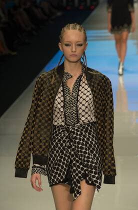 A model presents a creation of Dodo Bar Or during Gindi Tel Aviv Fashion Week in Tel Aviv, Israel, on Oct. 21, 2015. The four-day Gindi Tel Aviv Fashion Week ended here on Wednesday. ) ISRAEL-TEL AVIV-FASHION WEEK LixRui 
