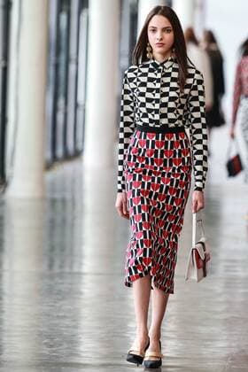 Oct. 21, 2015 - Sao Paulo, Brazil - A model presents the creation of Reinaldo LourenÃßo during the 2016 Winter collection of the Sao Paulo Fashion Week. Sao Paulo Brazil - ZUMAp133