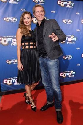 Der Deutsche Comedy Preis am 20.10.2015 in den MMC Studios in Köln Simon Gosejohann mit Freundin Alexia xTTx