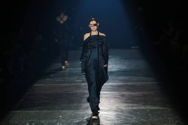 Oct. 22, 2015 - Sao Paulo, Brazil - Model presents creations of Lino Villaventura during the 2016 Winter collection of the Sao Paulo Fashion Week. Sao Paulo Brazil - ZUMAp133