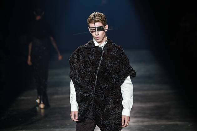 Oct. 22, 2015 - Sao Paulo, Brazil - Model presents creations of Lino Villaventura during the 2016 Winter collection of the Sao Paulo Fashion Week. Sao Paulo Brazil - ZUMAp133