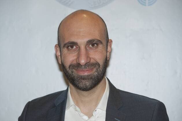 Preistraeger Ahmad MANSOUR, palaestinensich-israelischer Psychologe und Autor, Portraet, Porträt, Portrait, angeschnittenes Einzelbild, Einzelmotiv, Verleihung der Josef Neuberger-Medaille 2015 der juedischen Gemeinde Duesseldorf, 22.10.2015