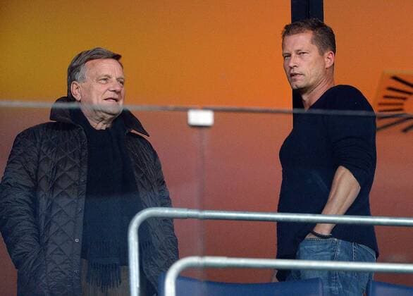 23.10.2015, xjhx, Fussball 1. Bundesliga, TSG 1899 Hoffenheim - Hamburger SV, emspor v.l. Hartmut Mehdorn, Til Schweiger Fussball 1. Bundesliga, TSG 1899 Hoffenheim - Hamburger SV