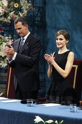 Oct. 23, 2015 - Oviedo, Principado de Asturias, Spain - King Felipe VI of Spain, Queen Letizia of Spain attended the Princesa de Asturias Awards 2015 (Princess of Asturias awards) ceremony at the Campoamor Theater on October 23, 2015 in Oviedo, Spain..Pool Oviedo Spain  - ZUMAg15_