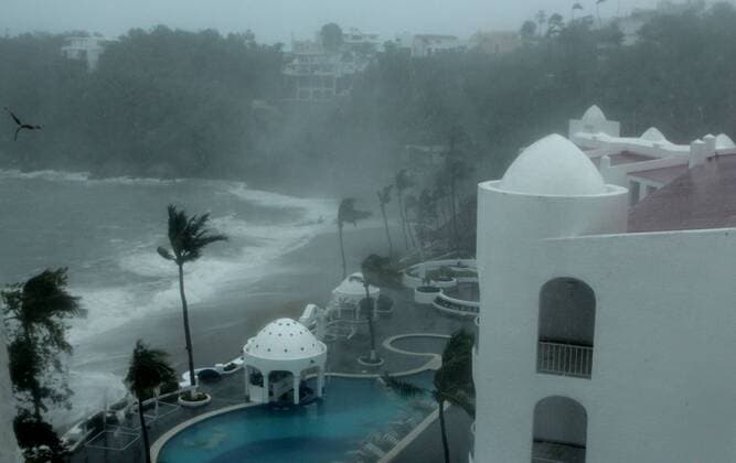 Oct. 23, 2015 - Mexico - G23101538.JPG.MANZANILLO, Col. Hurricane Huracan-Colima.- Los estragos del huracan Patricia se dejan sentir en este destino, el viernes 23 de octubre de 2015. Locales y restaurantes permanecieron cerrados. Foto: Agencia EL UNIVERSAL Ramon Romero JMA Mexico  - ZUMAu78_