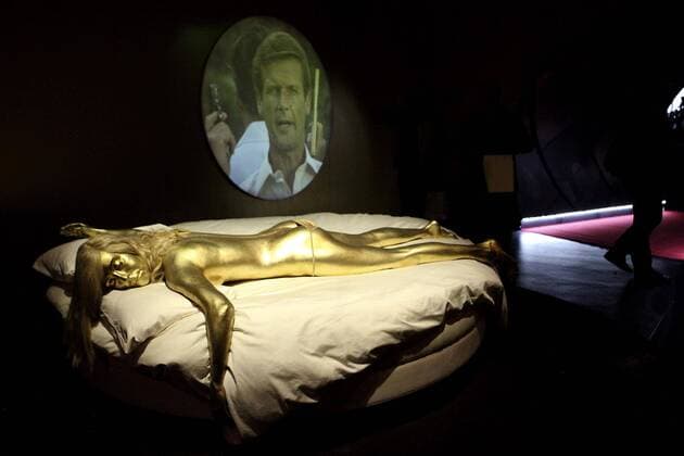 Mexiko Stadt, Mexiko - Ausstellung - Designing 007: 50 years of Bond style -  - ZUMAu78_