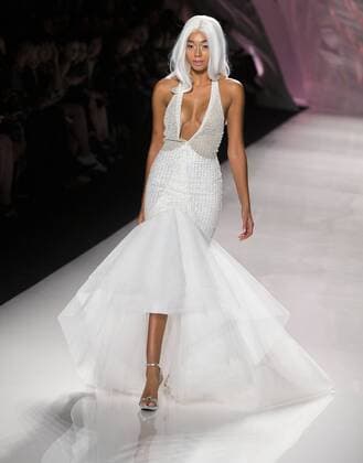 A model walks the runway wearing Mikael D SS 2016 collection during the World MasterCard Toronto Fashion Week Spring Summer 2016 at David Pecaut Square in Toronto, Canada, Oct. 23, 2015. ) CANADA-TORONTO-FASHION WEEK ZouxZheng 