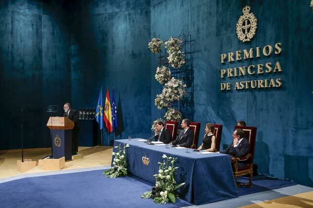 Francis Ford Coppola, König Felipe VI. von Spanien und Königin Letizia von Spanien bei der Verleihung der Princess of Asturias Awards 2015 im Teatro Campoamor. Oviedo, 23.10.2015 Francis Ford Coppola, Felipe VI. von Spanien, Letizia von Spanien 