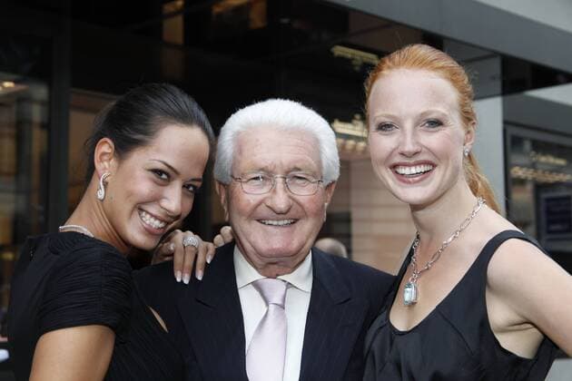 Modell Camilla,Jörg Bücherer und Modell Luise. Eröffnung Juwelier Bucherer in der Berliner Friedrichstraße am 02.07.2009. Eröffnung Juwelier Bucherer