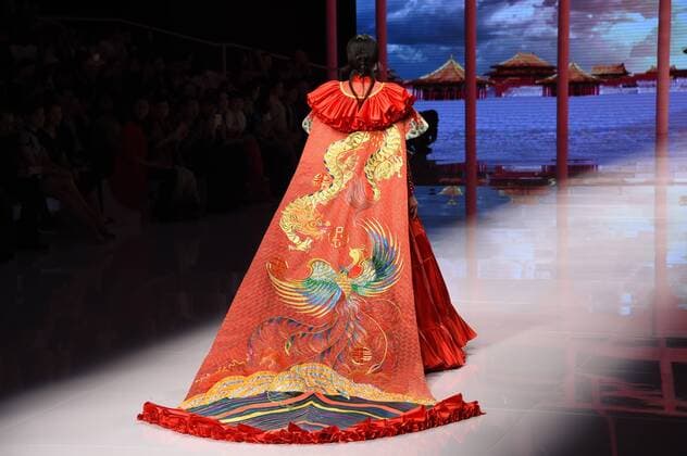 BEIJING, CHINA - OCTOBER 25: (CHINA OUT) A model showcases designs on the runway at NE-TIGER Haute Couture Collection during the Mercedes-Benz China Fashion Week S S 2016 at Beijing Hotel on October 25, 2015 in Beijing, China.  CFP474868200