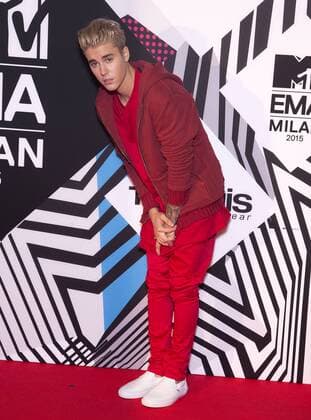 Justin Bieber arrives at the MTV Europe Music Awards in Milan, Italy on October 25, 2015.  MIL20151025705 DAVIDxSILPA
