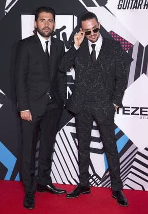 Dimitri Vegas (L) and Like Mike arrive at the MTV Europe Music Awards in Milan, Italy on October 25, 2015.  MIL20151025710 DAVIDxSILPA