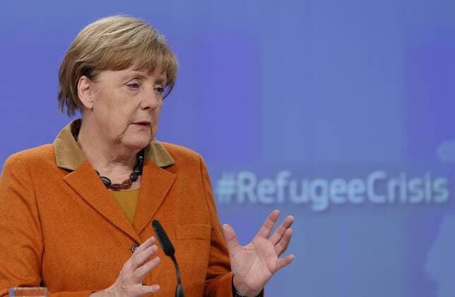 German Chancellor Angela Merkel speaks during a press conference at the end of the special EU summit with Western Balkan nations situated along the migrant routes into Europe in Brussels, Belgium, on Oct. 26, 2015. The European Union (EU) and Balkan countries are seeking further cooperation on tackling migrant crisis at a mini summit held here on Sunday. Zhou Lei) BELGIUM-EU SPECIAL SUMMIT-REFUGEE-WESTERN BALKAN ?? 