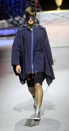 A model presents a creation at the Cabbeen Men s Collection during the China Fashion Week in Beijing, capital of China, Oct. 25, 2015. ) (ry) CHINA-BEIJING-FASHION WEEK (CN) ZhaoxXiaoming 