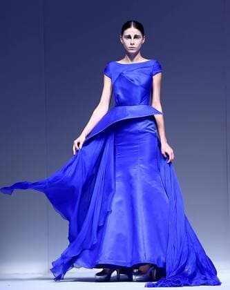 (151026) -- BEIJING, Oct. 26, 2015 -- A model presents a creation by designer Echo Chen during the China Fashion Week in Beijing, capital of China, Oct. 26, 2015. )(wjq) CHINA-BEIJING-FASHION WEEK(CN) ChenxJianli 