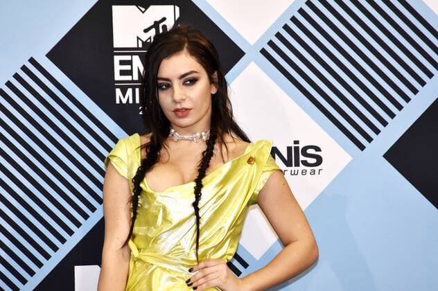 Charli XCX bei der Verleihung der MTV Europe Music Awards 2015 im Mediolanum Forum. Mailand, 25.10.2015 Foto:xA.xHübnerx xFuturexImage