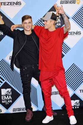 Martin Garrix und Justin Bieber bei der Verleihung der MTV Europe Music Awards 2015 im Mediolanum Forum. Mailand, 25.10.2015 Foto:xA.xHübnerx xFuturexImage
