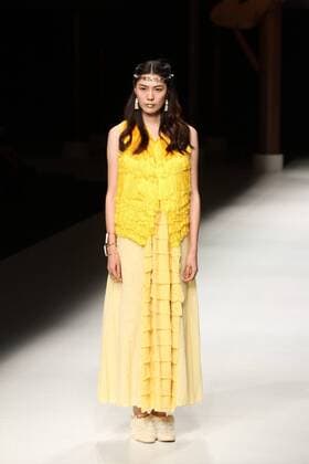 BEIJING, CHINA - OCTOBER 26: (CHINA OUT) A model showcases designs on the runway at Qing s Zheng Qinger Collection during the Mercedes-Benz China Fashion Week Spring Summer 2016 at Beijing Hotel on October 26, 2015 in Beijing, China.  CFP474944491