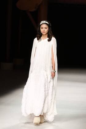 BEIJING, CHINA - OCTOBER 26: (CHINA OUT) A model showcases designs on the runway at Qing s Zheng Qinger Collection during the Mercedes-Benz China Fashion Week Spring Summer 2016 at Beijing Hotel on October 26, 2015 in Beijing, China.  CFP474944500