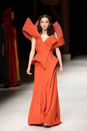 BEIJING, CHINA - OCTOBER 26: (CHINA OUT) A model showcases designs on the runway at Qing s Zheng Qinger Collection during the Mercedes-Benz China Fashion Week Spring Summer 2016 at Beijing Hotel on October 26, 2015 in Beijing, China.  CFP474944508