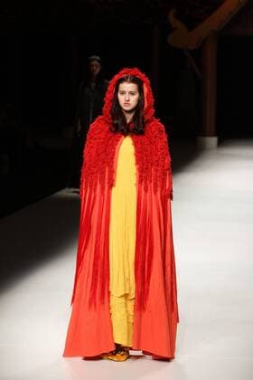 BEIJING, CHINA - OCTOBER 26: (CHINA OUT) A model showcases designs on the runway at Qing s Zheng Qinger Collection during the Mercedes-Benz China Fashion Week Spring Summer 2016 at Beijing Hotel on October 26, 2015 in Beijing, China.  CFP474944510
