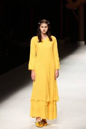 BEIJING, CHINA - OCTOBER 26: (CHINA OUT) A model showcases designs on the runway at Qing s Zheng Qinger Collection during the Mercedes-Benz China Fashion Week Spring Summer 2016 at Beijing Hotel on October 26, 2015 in Beijing, China.  CFP474944514