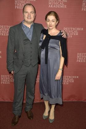 Lutz Hübner mit Ehefrau Sarah Nemitz bei der Verleihung des Deutschen Musical Theater Preises 2015 im TIPI am Kanzleramt. Berlin, 26.10.2015 Foto:xFredericx xFuturexImage