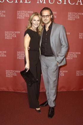 Caroline Beil mit Freund Philipp Sattler bei der Verleihung des Deutschen Musical Theater Preises 2015 im TIPI am Kanzleramt. Berlin, 26.10.2015 Foto:xFredericx xFuturexImage