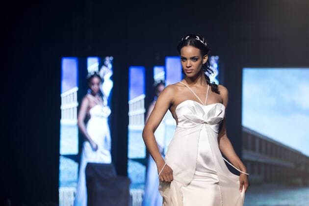 Oct. 26, 2015 - Naples, Italy, Italy - A model wears bridal gown designed by Gianni Molaro, an Italian Stylist during Tuttosposi 2015 at Mostra d Oltremare. Naples Italy - ZUMAp133