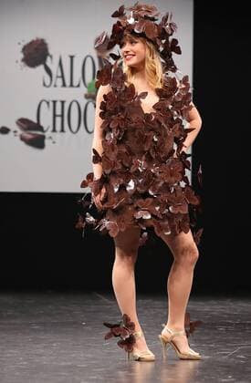 A model wears a creation made with chocolate during a fashion show at the inauguration of the 21st annual Salon du Chocolat in Paris on October 27, 2015. The show, the world s biggest dedicated to chocolate, brings together fashion designers and chocolatiers from around the world.  PAR20151027719 DAVIDxSILPA