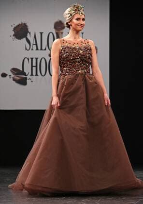 A model wears a creation made with chocolate during a fashion show at the inauguration of the 21st annual Salon du Chocolat in Paris on October 27, 2015. The show, the world s biggest dedicated to chocolate, brings together fashion designers and chocolatiers from around the world.  PAR20151027726 DAVIDxSILPA