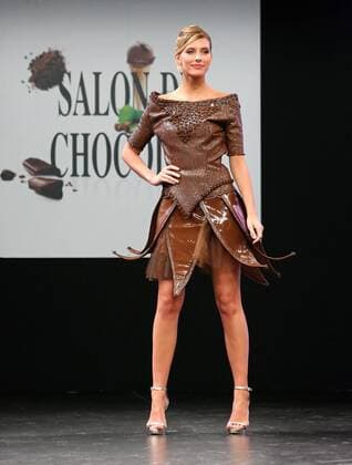 A model wears a creation made with chocolate during a fashion show at the inauguration of the 21st annual Salon du Chocolat in Paris on October 27, 2015. The show, the world s biggest dedicated to chocolate, brings together fashion designers and chocolatiers from around the world.  PAR20151027738 DAVIDxSILPA