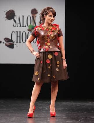 A model wears a creation made with chocolate during a fashion show at the inauguration of the 21st annual Salon du Chocolat in Paris on October 27, 2015. The show, the world s biggest dedicated to chocolate, brings together fashion designers and chocolatiers from around the world.  PAR20151027743 DAVIDxSILPA