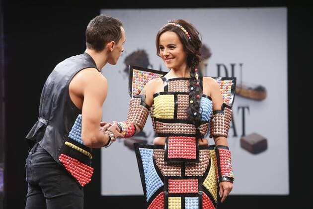 Alizee et Gregoire Lyonnet - Modenschau: Salon du Chocolat - Paris - 27 10 2015 GwendolineLeGoff 