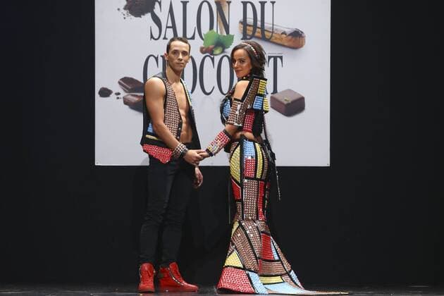 Alizee et Gregoire Lyonnet - Modenschau: Salon du Chocolat - Paris - 27 10 2015 GwendolineLeGoff 
