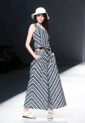 BEIJING, CHINA - OCTOBER 28: (CHINA OUT) A model showcases designs on the runway at OUDIFU & oudifufay Collection during the Mercedes-Benz China Fashion Week Spring Summer 2016 at Beijing Hotel on October 28, 2015 in Beijing, China.  CFP475027356