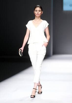 BEIJING, CHINA - OCTOBER 28: (CHINA OUT) A model showcases designs on the runway at OUDIFU & oudifufay Collection during the Mercedes-Benz China Fashion Week Spring Summer 2016 at Beijing Hotel on October 28, 2015 in Beijing, China.  CFP475027369