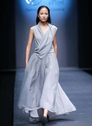 BEIJING, CHINA - OCTOBER 28: (CHINA OUT) A model showcases designs on the runway at DEFANG TEXTILE OUTLINE Collection during the Mercedes-Benz China Fashion Week Spring Summer 2016 at 751D.PARK on October 28, 2015 in Beijing, China.  CFP475028357