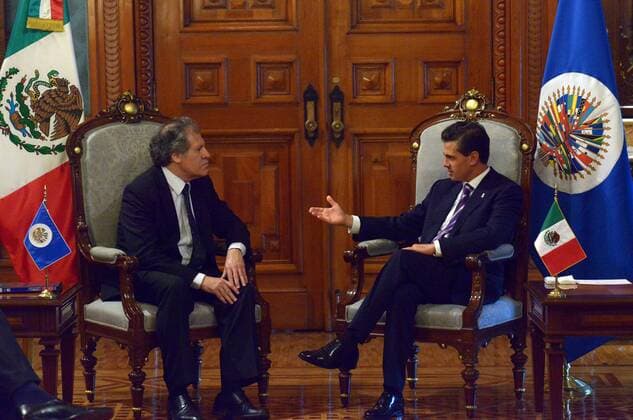 MEXICO CITY, Oct. 28, 2015 -- Image provided by shows Mexican President Enrique Pena Nieto (R) meeting with Luis Almagro (L), Secretary General of the Organization of American States (OAS), at National Palace in Mexico City, capital of Mexico, Oct. 28, 2015.) (fnc) MEXICO-MEXICO CITY-OAS-POLITICS-MEETING MEXICO SxPRESIDENCY 