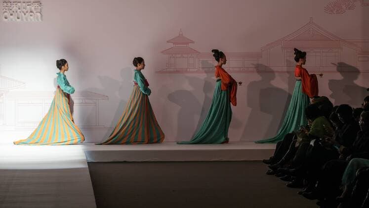 BEIJING, Oct. 28, 2015 -- Models present creations designed by Chu Yan during the China Fashion Week in Beijing, capital of China, Oct. 28, 2015. ) (ry) CHINA-BEIJING-FASHION WEEK (CN) LixJianbo 